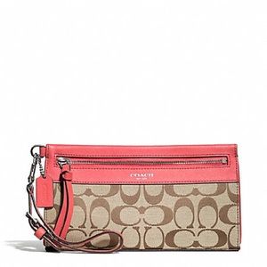 SIGNATURE LARGE WRISTLET (COACH F50956)